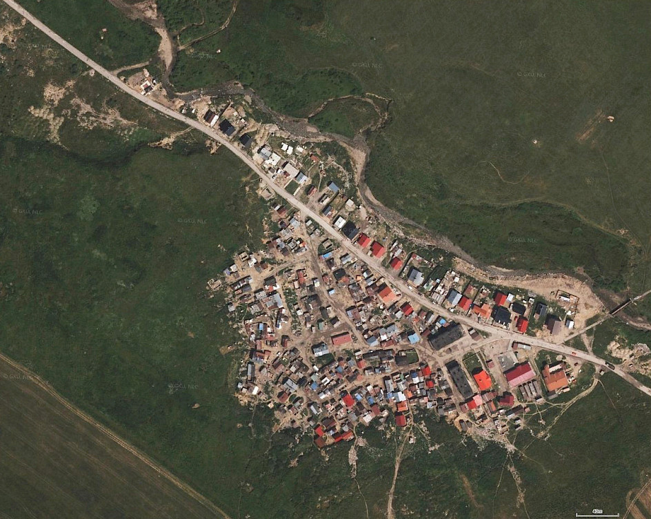 Pohľad na rómske osídlenie z verejne dostupnej ortofoto mapy. Zdroj: www.zbgis.sk