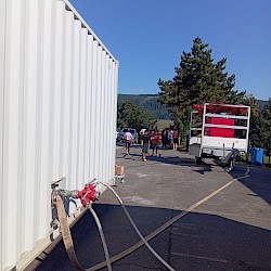Foto - Už mesiac pomáhame obyvateľom Spišského Štiavnika, ktorým vzal oheň domov.