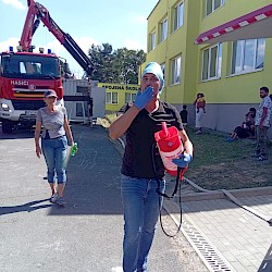 Foto - Už mesiac pomáhame obyvateľom Spišského Štiavnika, ktorým vzal oheň domov.