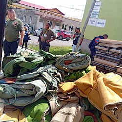 Foto - Už mesiac pomáhame obyvateľom Spišského Štiavnika, ktorým vzal oheň domov.