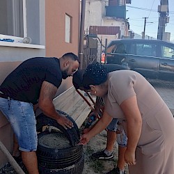 Foto - Už mesiac pomáhame obyvateľom Spišského Štiavnika, ktorým vzal oheň domov.