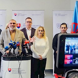 Foto - O prácu asistentov na úradoch práce bol mimoriadny záujem, prihlásil sa trojnásobok uchádzačov.