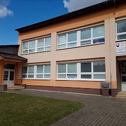 Foto - Prevencia nezamestnanosti začína druhošancovým vzdelaním: v Breznici študuje 15 dospelých klientov Rozvojového tímu na stredných školách