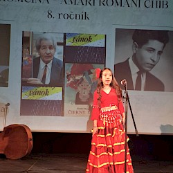 Foto - ÚSVRK podporil celoslovenskú súťaž v umeleckom prednese poézie a prózy v rómskom jazyku Amari romaňi čhib – Naša rómčina