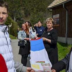 Foto - 736 metrov spolupatričnosti vo Vítkovciach: silný príklad senzibilizačnej aktivity proti protirómskemu rasizmu