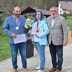 Foto - 736 metrov spolupatričnosti vo Vítkovciach: silný príklad senzibilizačnej aktivity proti protirómskemu rasizmu