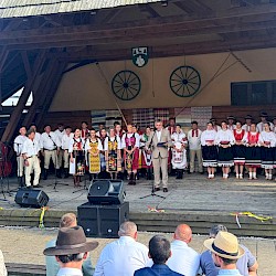 Foto - Splnomocnenec vlády SR pre rómske komunity sa zúčastnil osláv zvrchovanosti Slovenskej republiky v Šumiaci