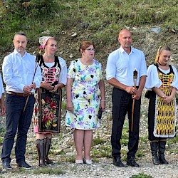 Foto - Splnomocnenec vlády SR pre rómske komunity sa zúčastnil osláv zvrchovanosti Slovenskej republiky v Šumiaci