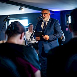 Foto - NA BISTERAS / NEZABÚDAME! Pamätný deň obetí rómskeho holokaustu Úradu splnomocnenca vlády SR pre rómske komunity v Múzeu holokaustu v Seredi