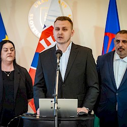 Foto - Tlačová konferencia Úradu splnomocnenca pre rómske komunity na tému: Sociografické mapovanie rómskych komunít 2025 (SMARK 2025) a predstavenie Rómskeho mapového portálu (RoMaPo).
