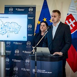Foto - Tlačová konferencia Úradu splnomocnenca pre rómske komunity na tému: Sociografické mapovanie rómskych komunít 2025 (SMARK 2025) a predstavenie Rómskeho mapového portálu (RoMaPo).