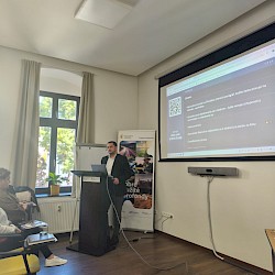 Foto - Regionálne rómske platformy pokračujú v ďalších mestách: Po Prešove hostili expertov Nitra, Žilina a Banská Bystrica